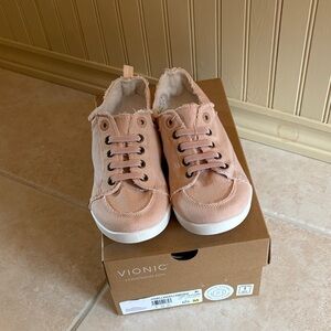 Vionic BEACH PISMO CASUAL SNEAKER IN CANVAS in Pink Women 6 1/2 NWT